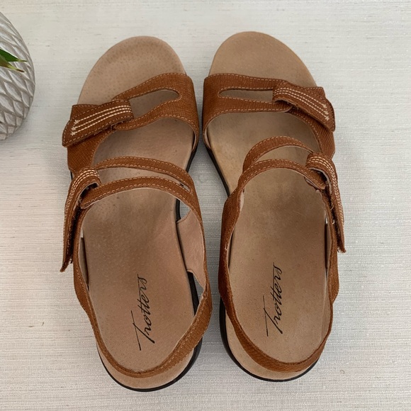 Trotters, Katarina Cognac Leather Strap Sandals Woman’s 7.5M - Picture 8 of 14